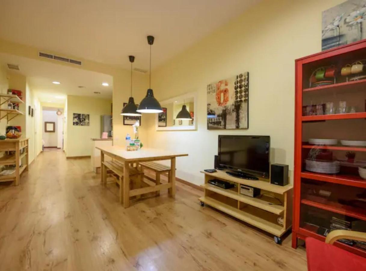 Ramblasrentals Chic & Spacious Flat Pool Table 15M Ramblas - Parking - Wifi Barcelona Exterior photo