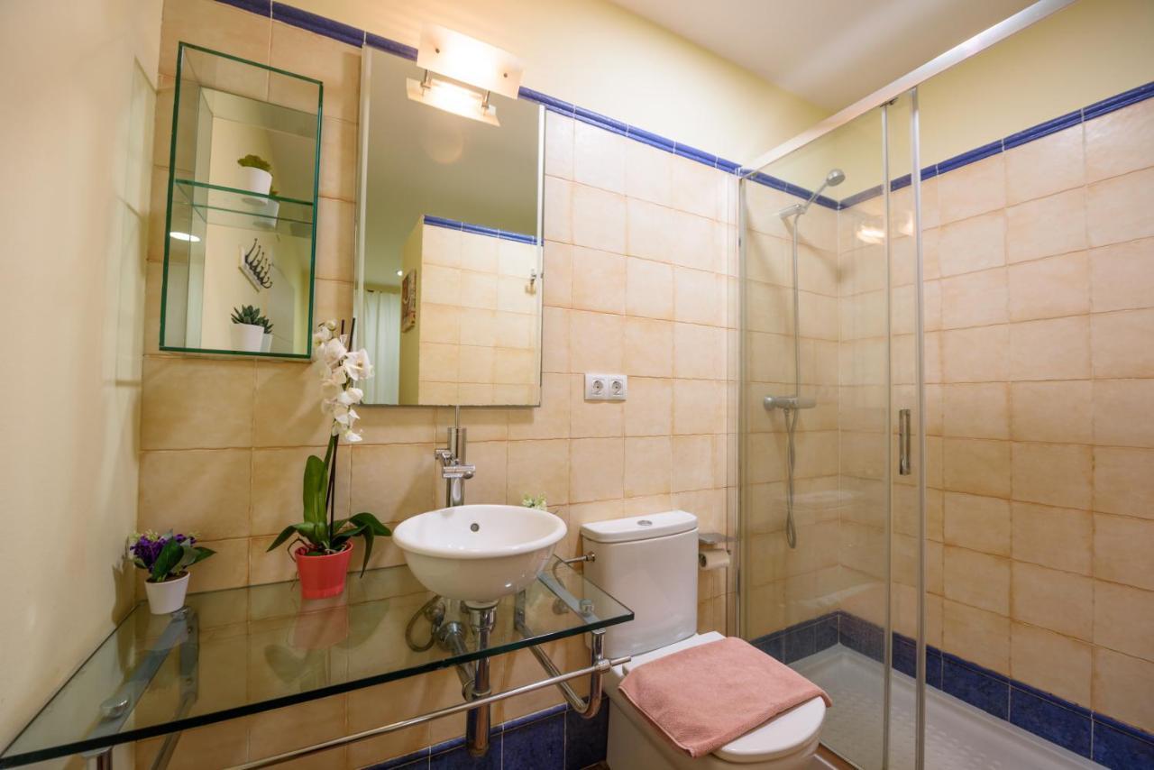 Ramblasrentals Chic & Spacious Flat Pool Table 15M Ramblas - Parking - Wifi Barcelona Exterior photo